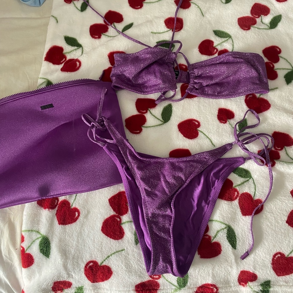 SPRING BREAK TRIANGL BIKINI!!!!! So adorable worn once!